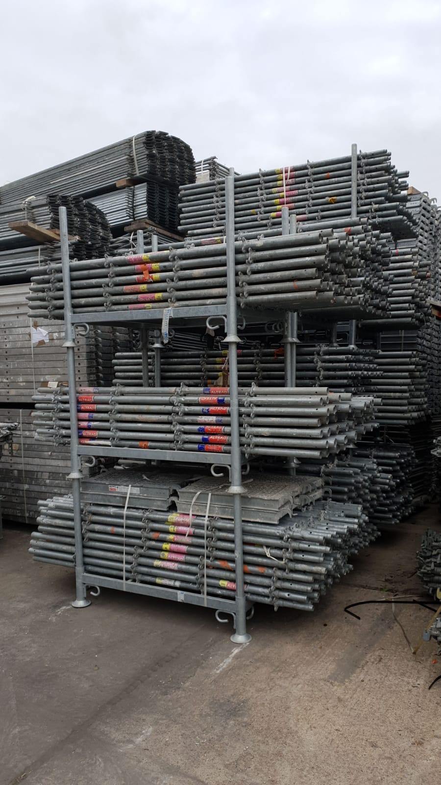 Lot échafaudage occasion multidirectionnel Altrad Plettac Contur: 1000m²