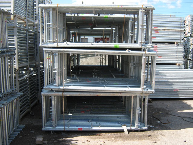 Echafaudage d’occasion Plettac: 1020m² / plateaux ALU