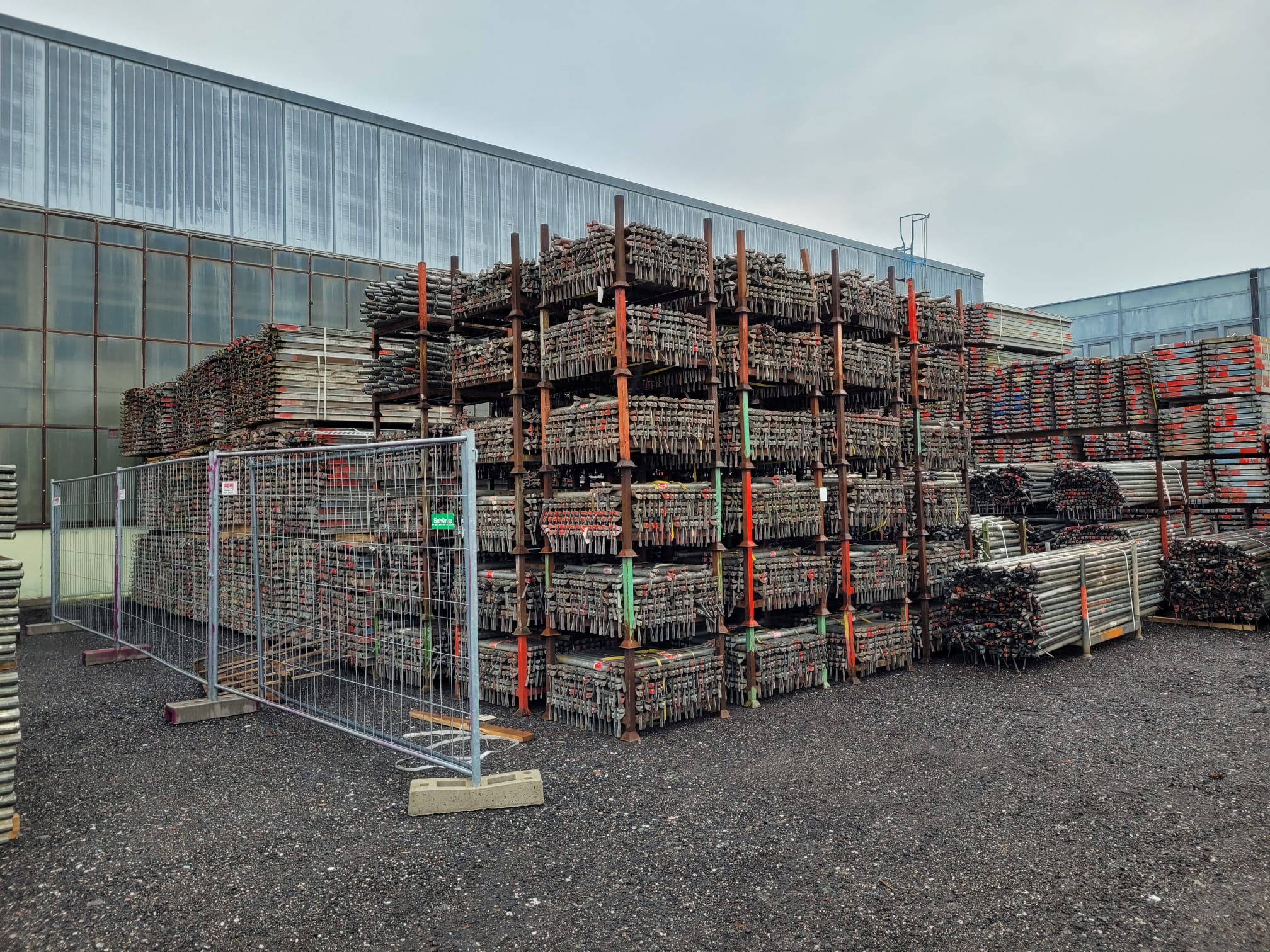 Echafaudage occasion multidirectionnel Altrad Plettac Contur – 500 tonnes disponible