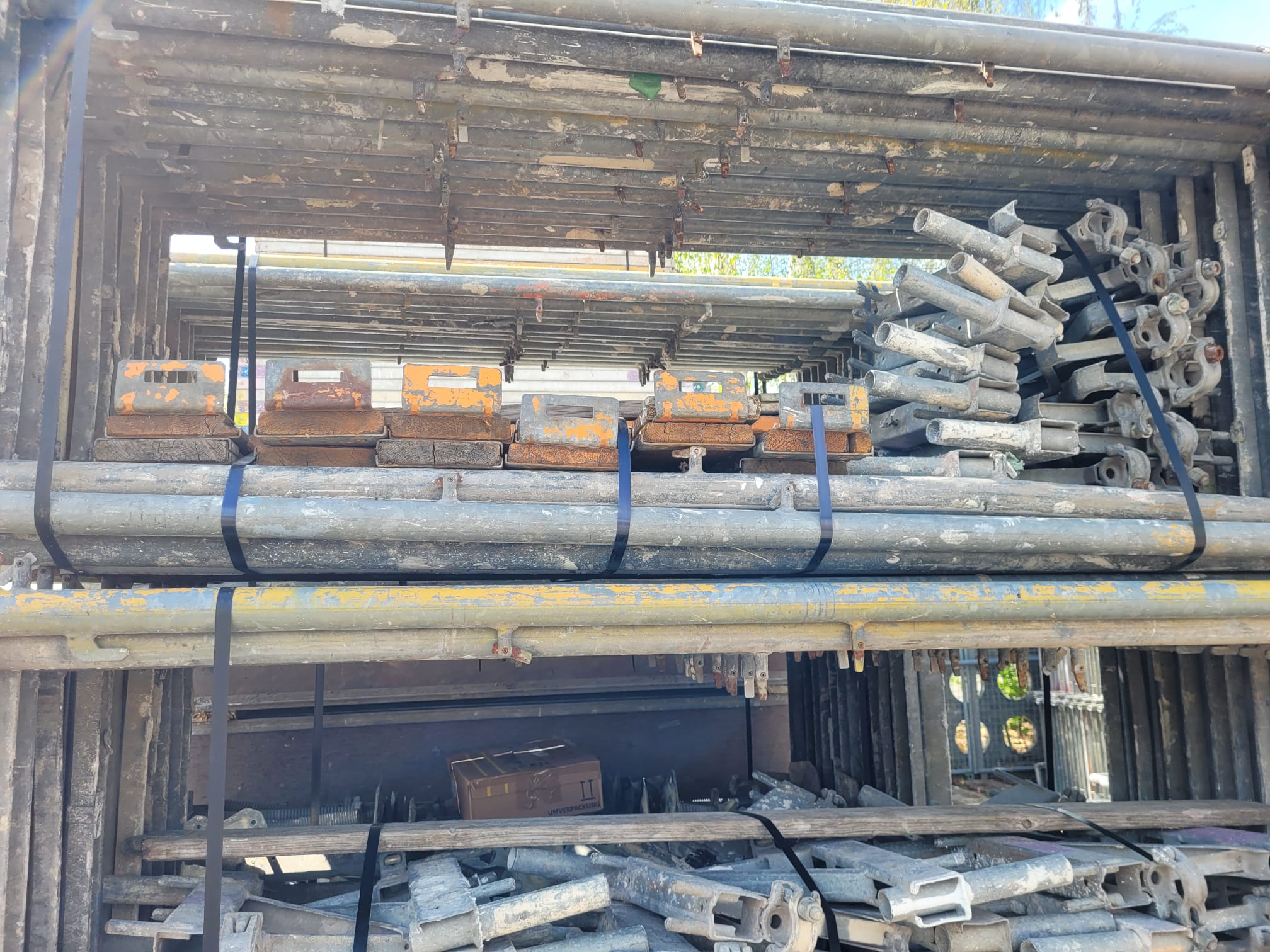 Lot 1000m² échafaudage de façade GEKU d’occasion